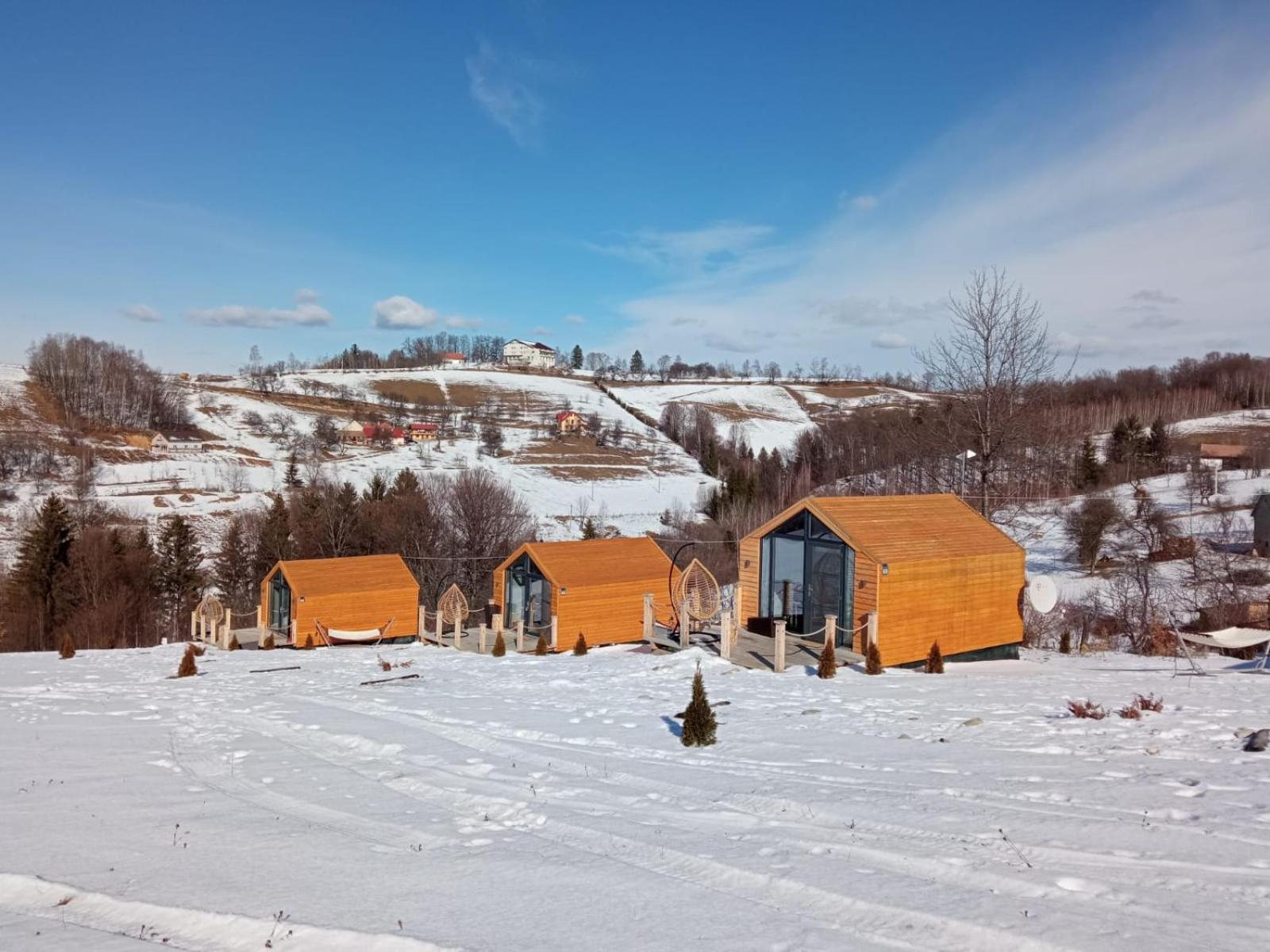 My Little Village Poiana Mărului 外观 照片