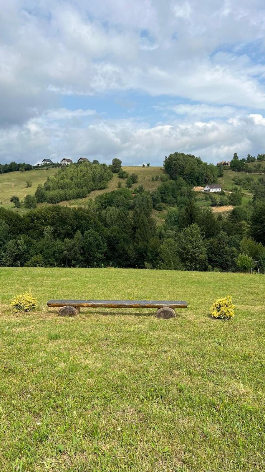 My Little Village Poiana Mărului 外观 照片