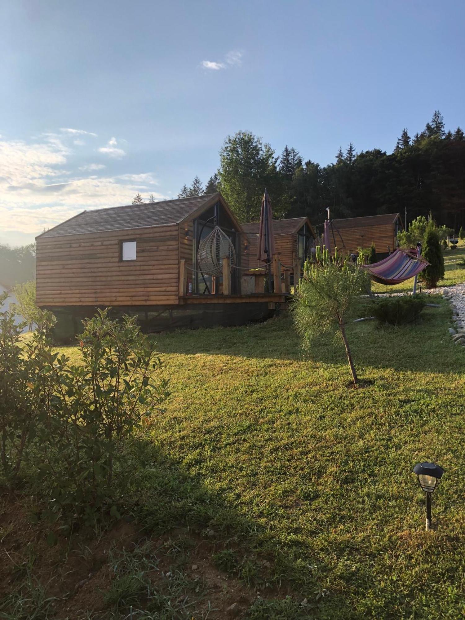 My Little Village Poiana Mărului 外观 照片
